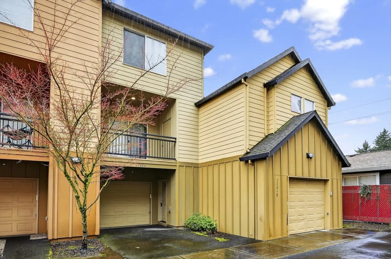 Exterior view of Glisan Townhomes in Gresham, Oregon